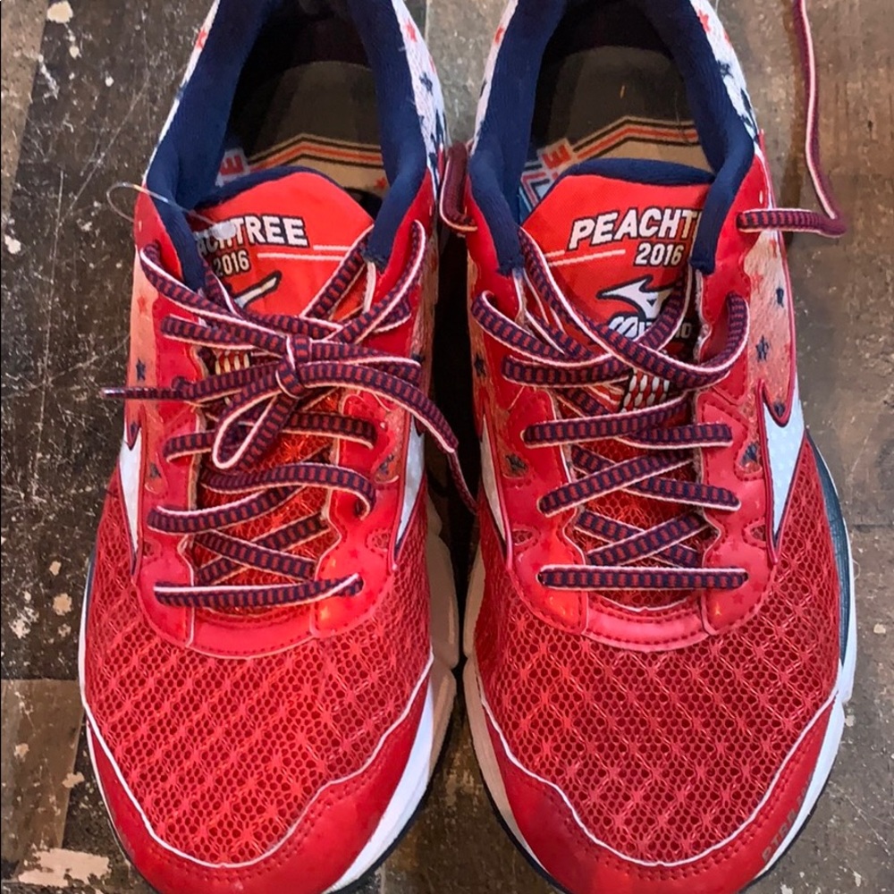 Peachtree Wave Rider 19 Mizunos